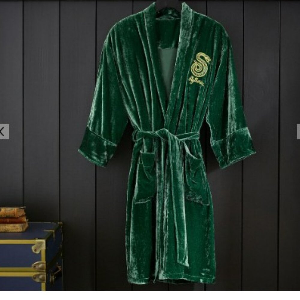 Pottery Barn Teen Harry Potter House of Slytherin Green‎ Velvet Robe Size L/XL